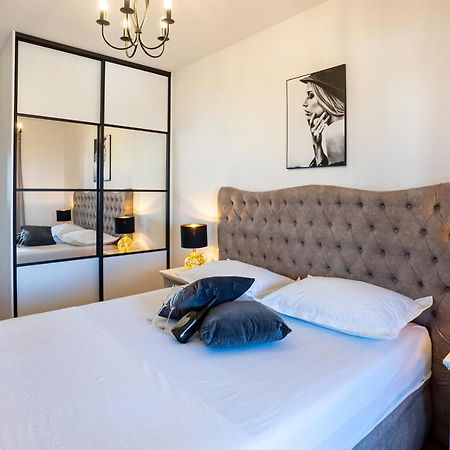 Morska Vila 6 Luxury Apartment Znjan 斯普利特 外观 照片