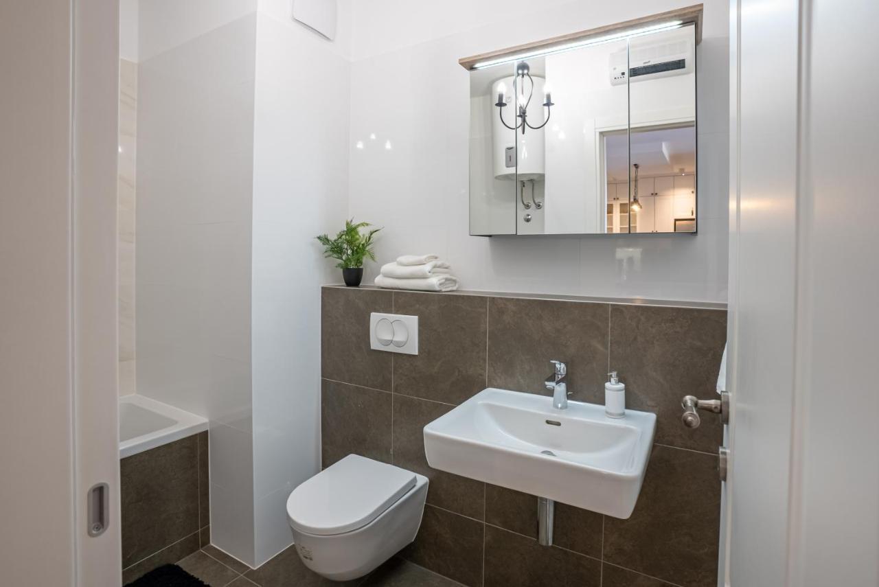 Morska Vila 6 Luxury Apartment Znjan 斯普利特 外观 照片